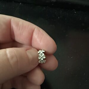 Pandora daisy charm